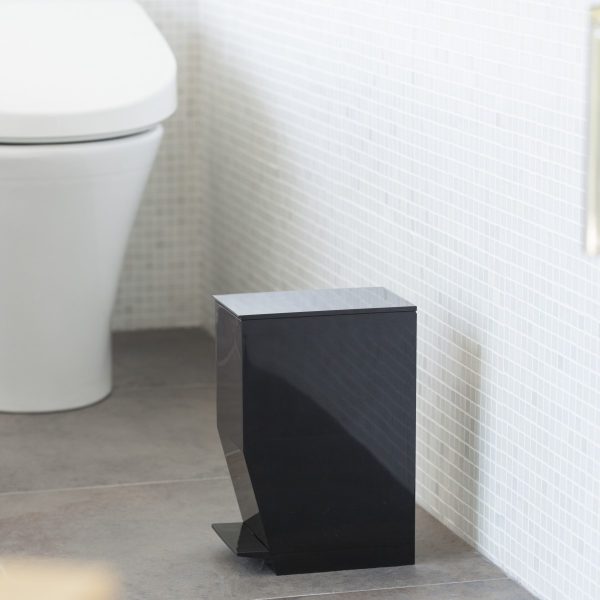 Papelera baño rectangular con pedal
