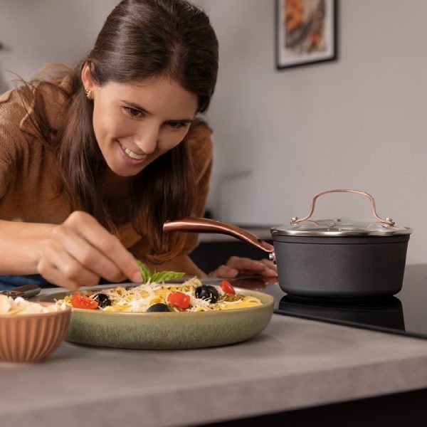 Forged aluminum saucepan with glass lid (1.3 l) - Image 2