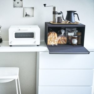 Horizontal bread case