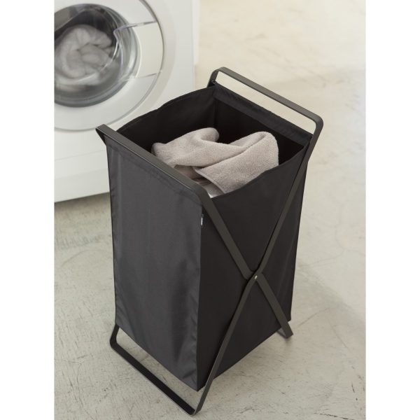 Foldable laundry basket with removable bag