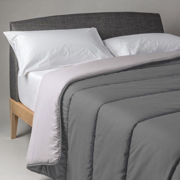 Comforter in extra soft colored microfiber fabric with Neotherm® Eco® conjugated siliconized hollow fiber filling - Image 3