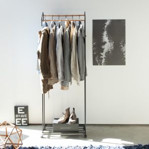 Coat rack with wheels